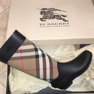 Burberry rain boots BRAND NEW